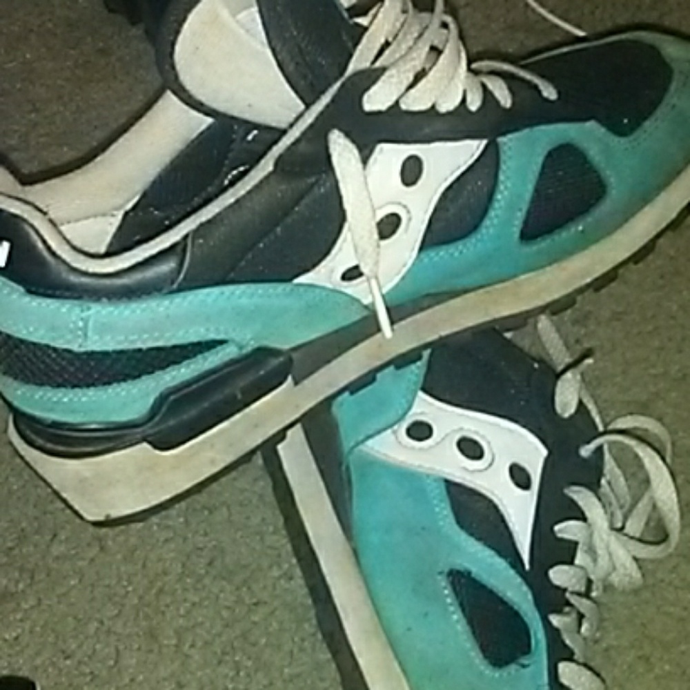 2 pairs of Saucony's Sz.9